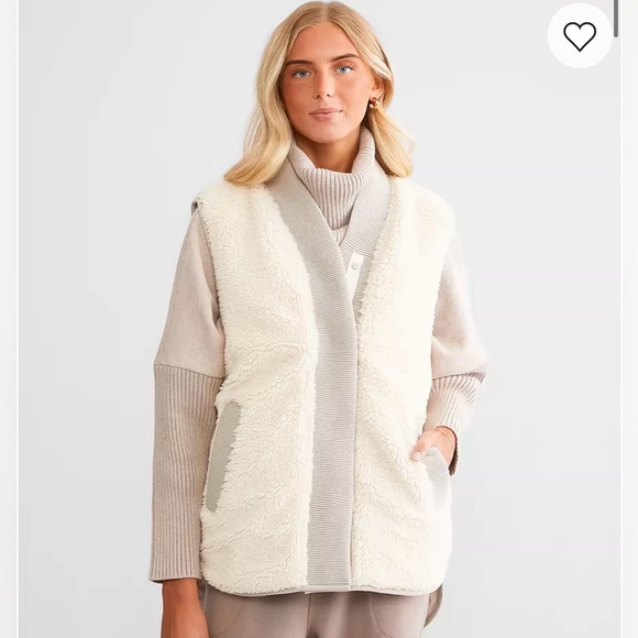 Nwt Varley Covey Reversible Quilt Gilet Vest • Dosa / white Size S - Picture 2 of 11